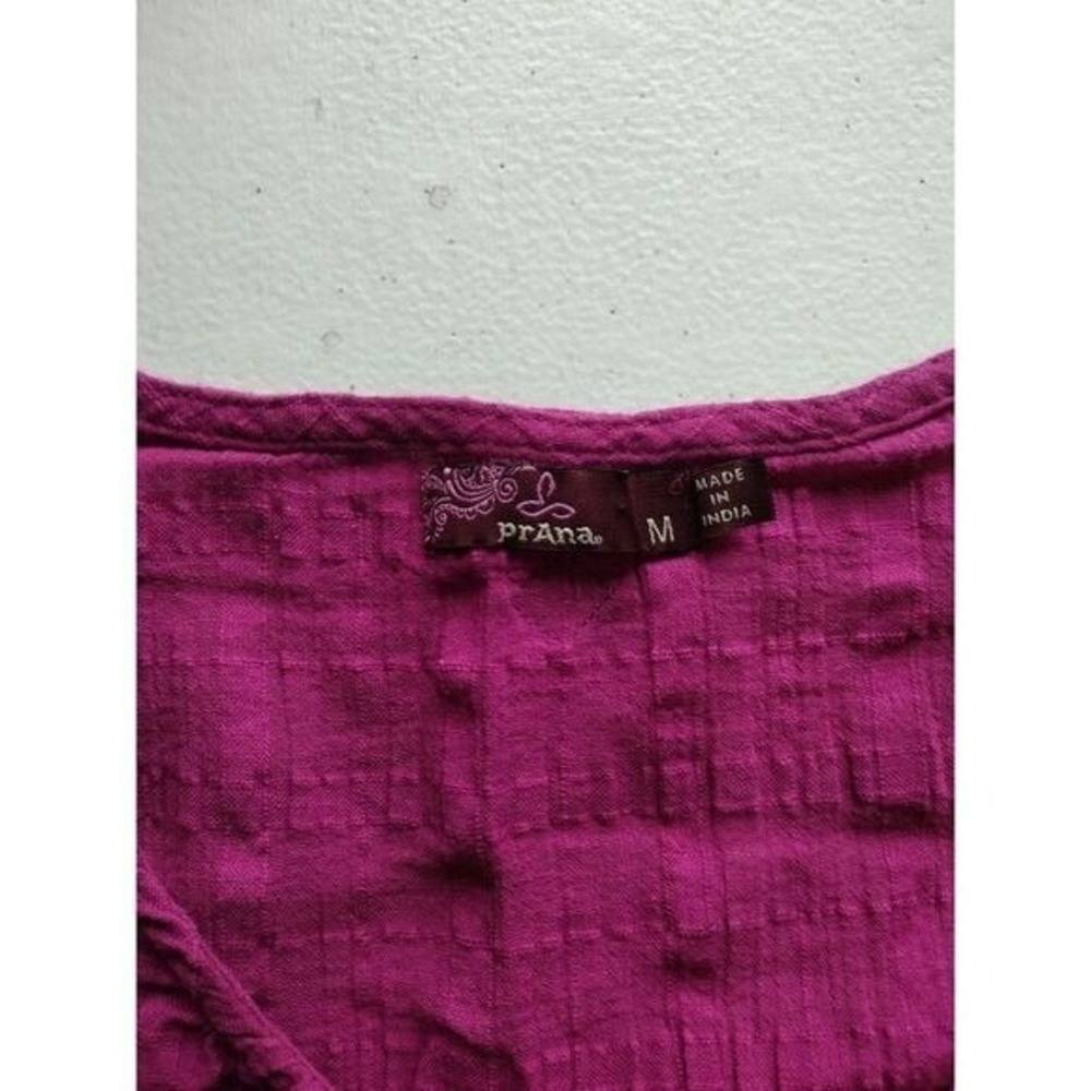 Prana Women's Magenta Textured Tie‎ Neck Sleeveless Tank Top Size Medium - Picture 3 of 5